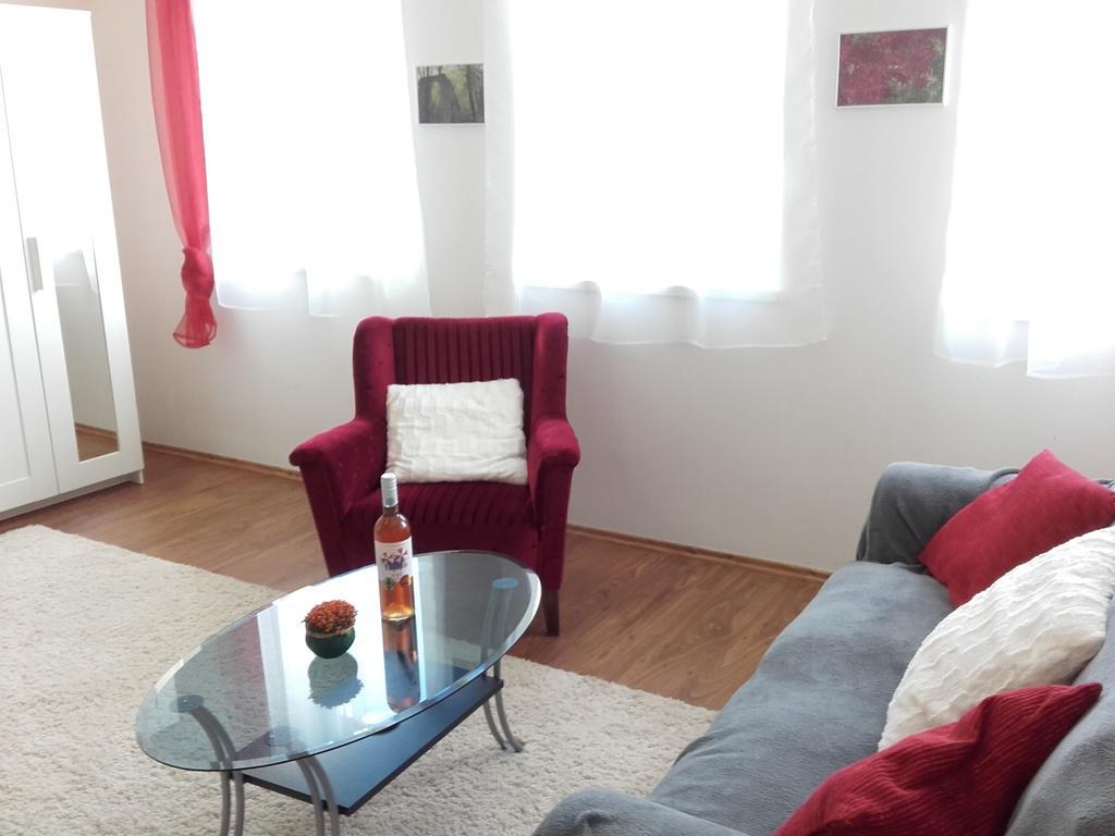 Eger Apartman Eksteriør bilde